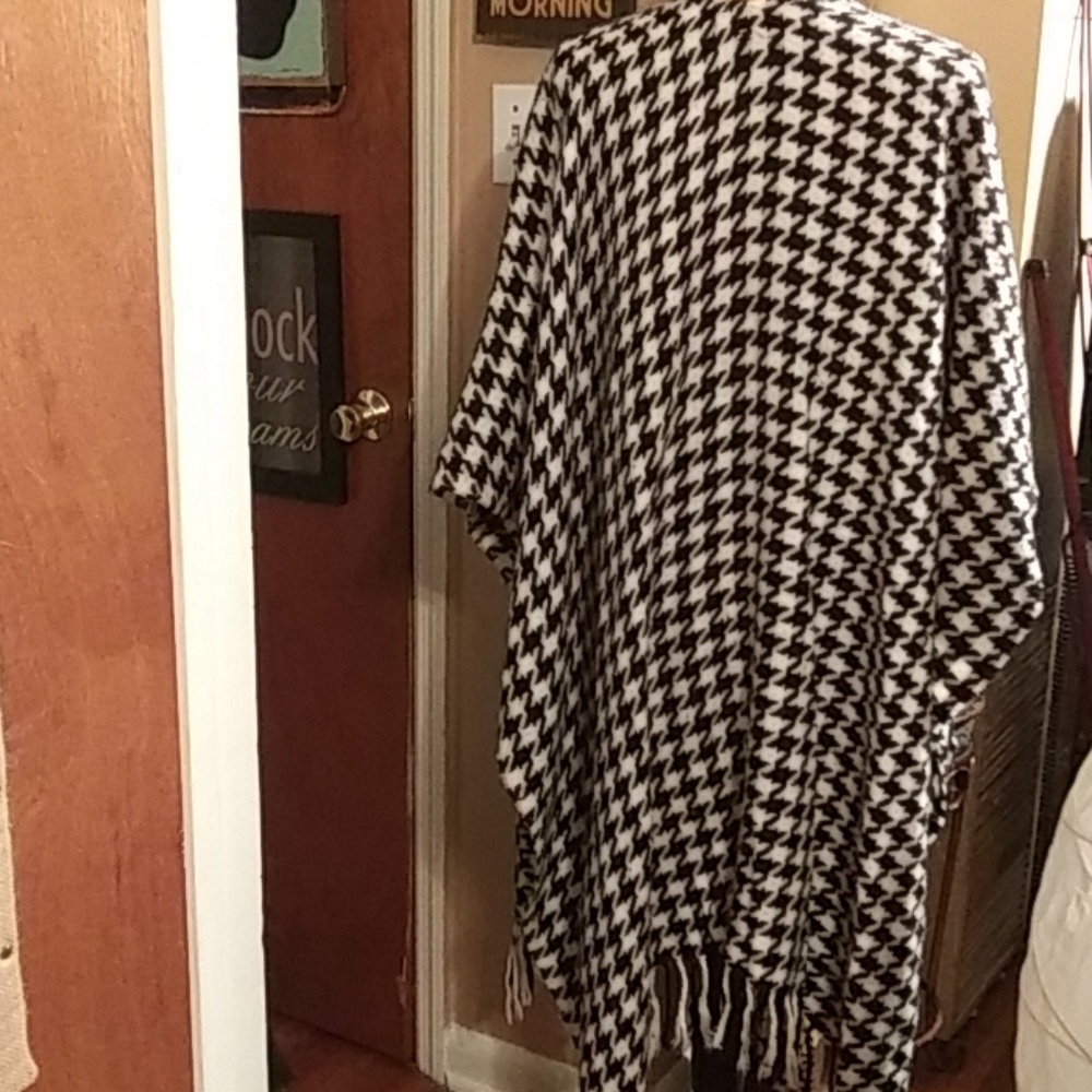 Charming Charlie Open Front Checkered Cardigan..Os - image 3